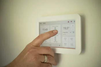 Porównanie paralizatorów i gazów obronnych